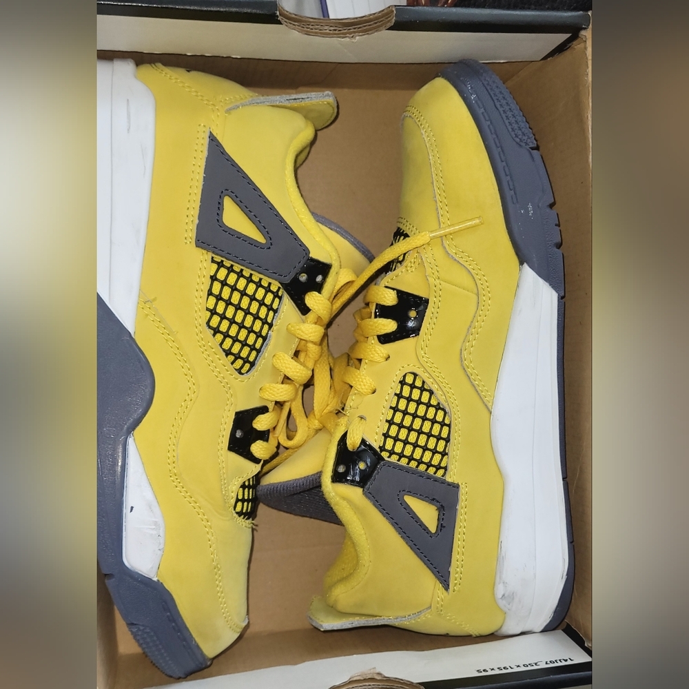 Jordan 4 Retro